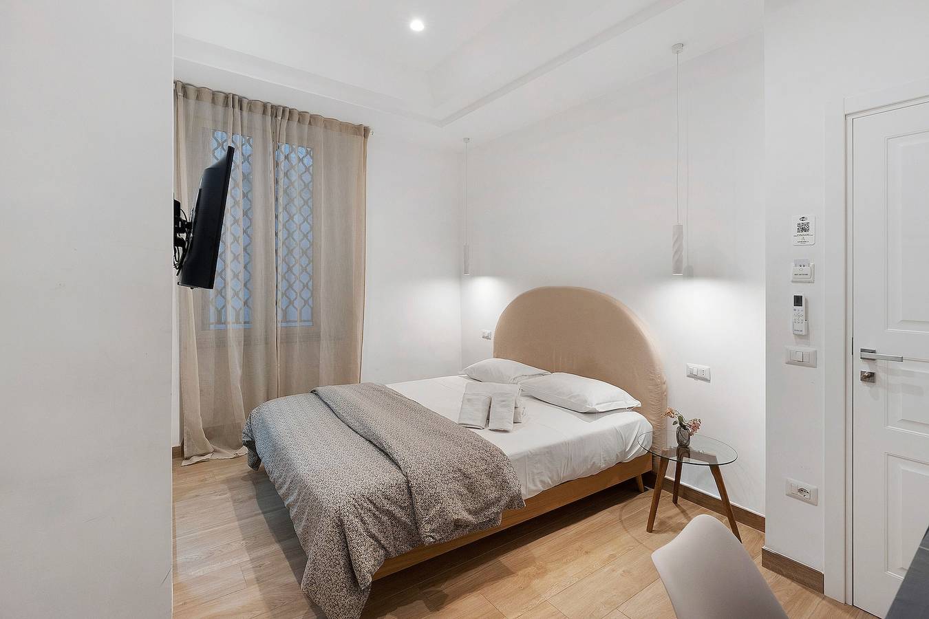 Room 'Armonica Rooms - Camera Anteros' with Wi-Fi and Air Conditioning in Castellammare di Stabia, Sorrento Coast