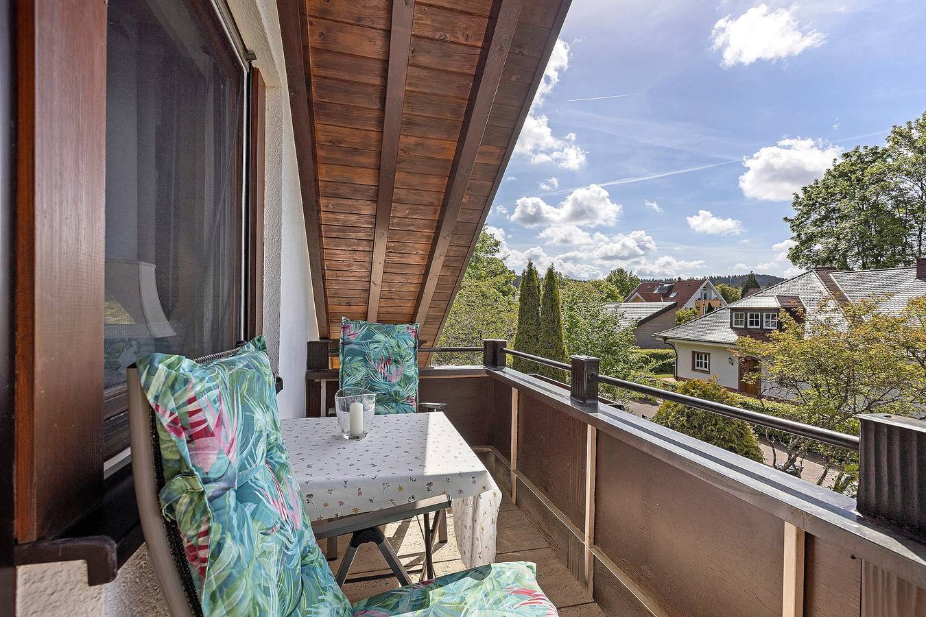 Geheel appartement, Ruim appartement op de bovenverdieping met Dreiwelten Card en balkon nabij Solemar in Bad Dürrheim, Central Black Forest