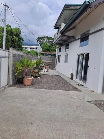 Cottage pour 2 personnes, avec vue et terrasse dans Faa'a