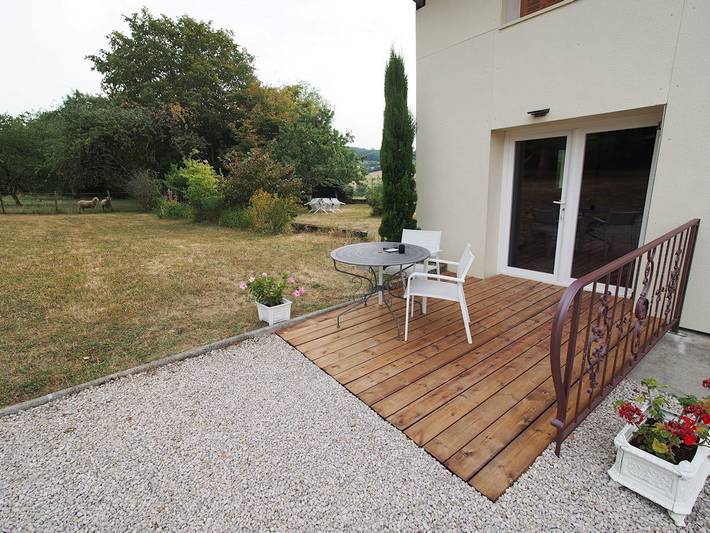 Gîte pour 6 personnes, avec Terrasse ainsi que Jardin et Piscine dans Vaux-sur-Poligny