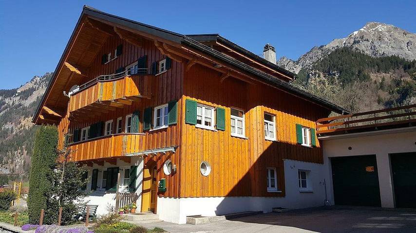 Ferienwohnung für 7 Personen, mit Balkon und Terrasse in Dalaas - 2