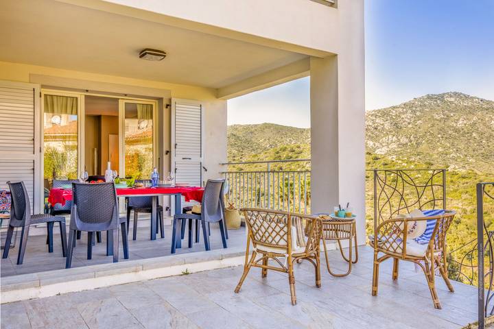 Gîte pour 6 personnes, avec terrasse et jardin dans Plage de la Roya - 4