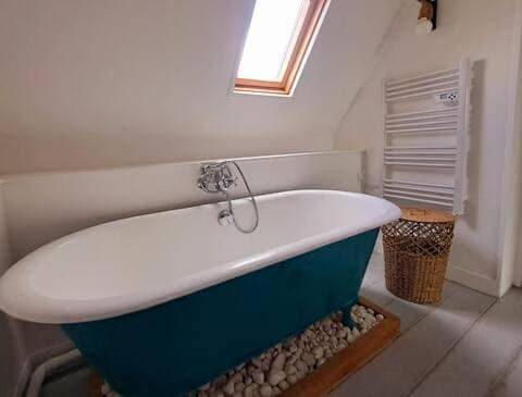 Location de vacances pour 6 personnes, avec vue ainsi que piscine et jardin, animaux acceptés à Tourville-les-Ifs - 3