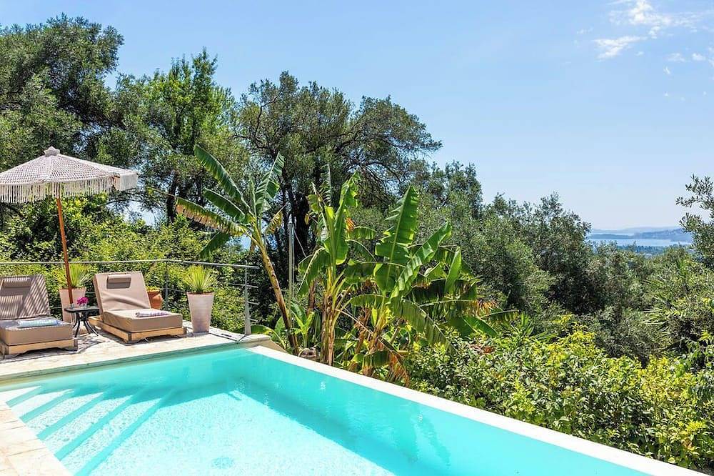 Prestige Villas 'Tree Tops' - Villa an der Nordostküste mit Infinity-Pool ... in Korfu