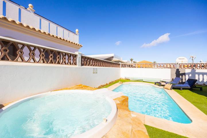 Casa rural para 10 personas, con jacuzzi además de terraza y jardín en Corralejo - 4