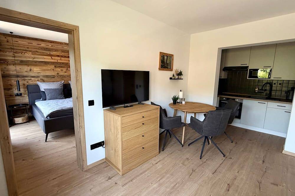 Ganze Wohnung, Gästehaus Leonora - frisch renovierte Ferienwohnung (40qm) für 2-3 Personen in Schlangenbad, Rheingau-Taunus-Kreis