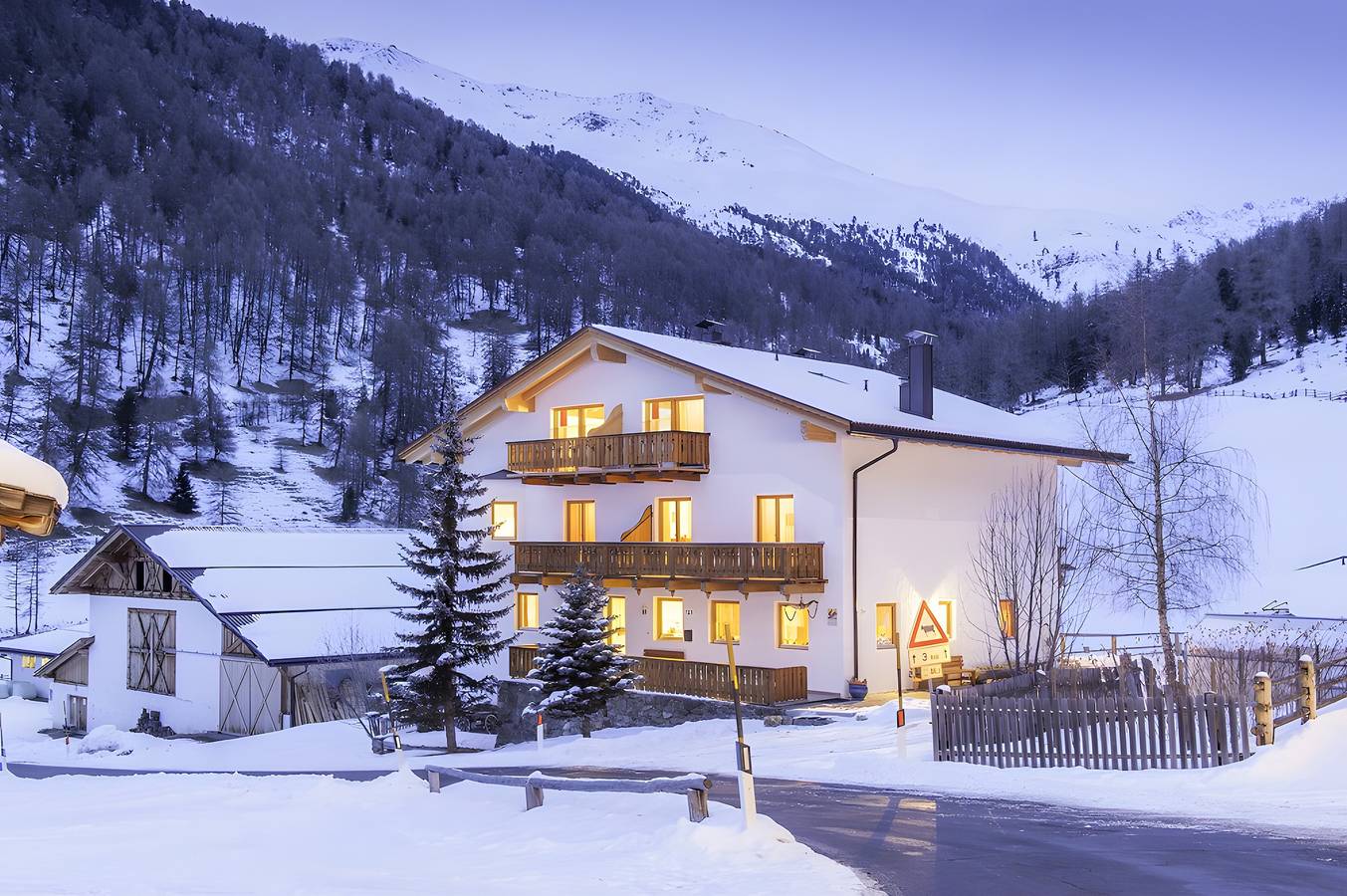 Ganze Wohnung, Apartment 'Inner Glieshof St Josef' mit Bergblick, sonnigem Südbalkon und kostenloses Wlan in Mals, Saldurkamm
