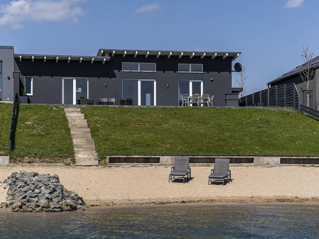 Ferienhaus in Löbnitz mit Schwimmbecken in Löbnitz, Nordsachsen