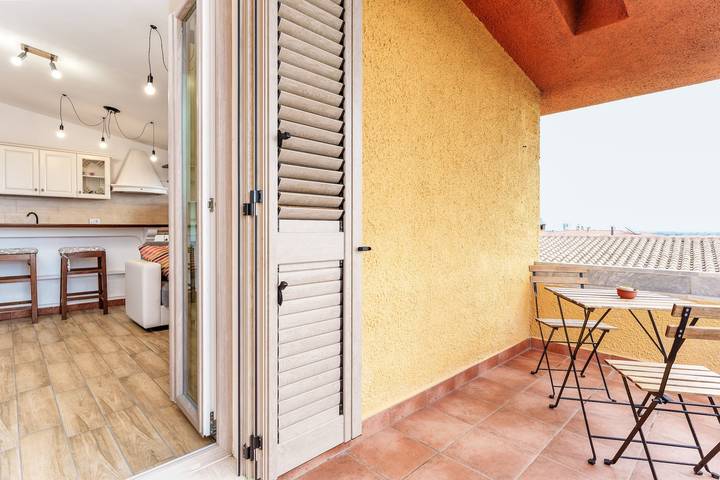 Cozy and Cool Flat with Mountain View and Balcony in Orosei, Gulf of Orosei