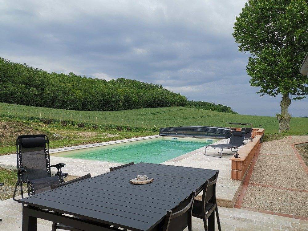 Gîte de plain-pied avec piscine, à la campagne in Graulhet, Région de Castres