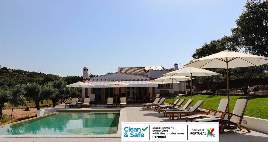 Apartamento de vacaciones para 2 personas, con piscina además de vistas y jardín en Distrito de Évora