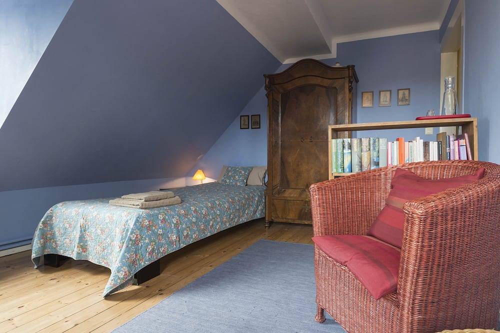 Ganze Wohnung, Lotte - im Haus \"Am Lottenbach\": Die Schöne mit dem zauberhaften Wintergarten in Weimar, Weimarer Land
