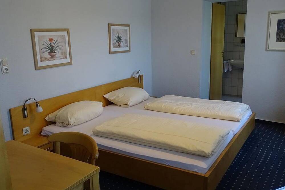 Doppelzimmer Dusche/Wc - Hotel am Ceresplatz in Manderscheid, Bernkastel-Kues & Umgebung