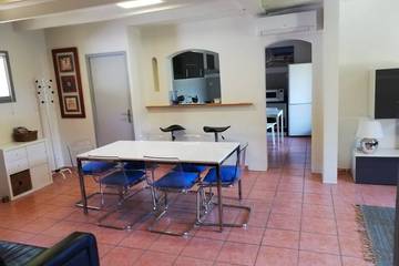 Gîte pour 6 personnes, avec balcon et jardin à Biot