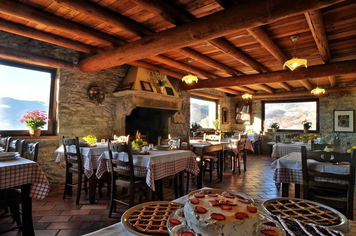 Casa vacanza per 2 persone, con Terrazza e Idromassaggio nonché Giardino e Sauna in Cimone