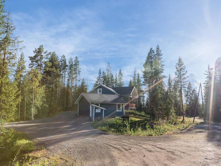 Ylläksen sirppikuu 2 in Ylläsjärvi, Lappland