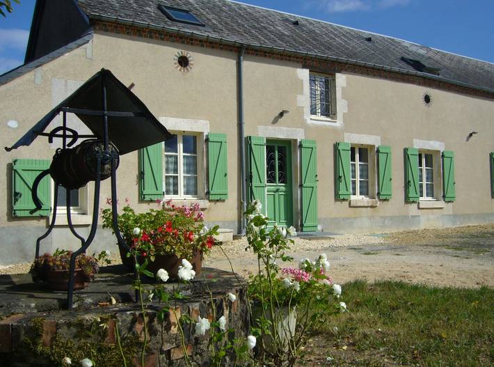 Gîte pour 8 personnes, avec jardin et terrasse à Morogues