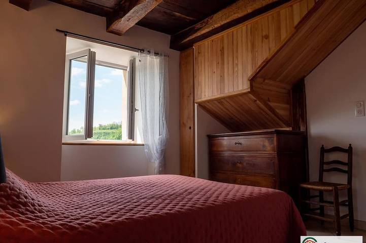 Location de vacances pour 10 personnes, avec jardin à Sainte-Eulalie-d'Olt - 3