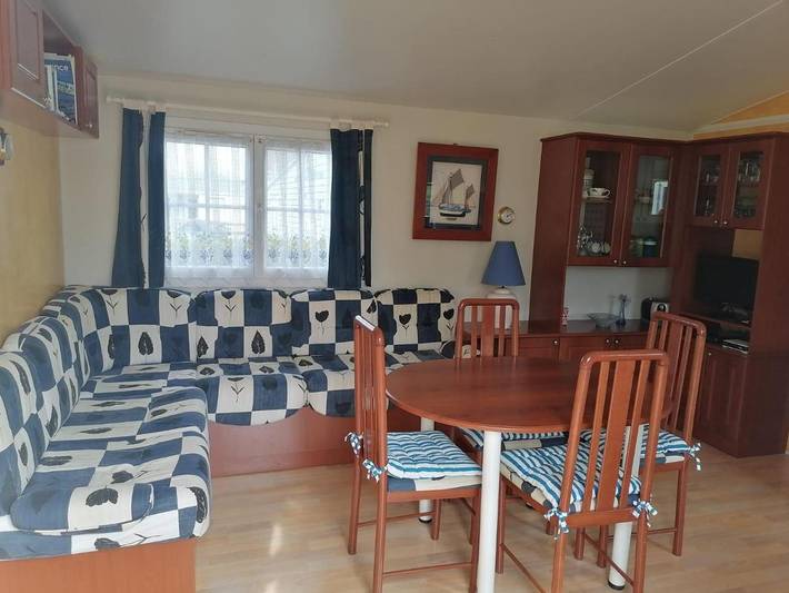 Location de vacances pour 6 personnes, avec jardin et terrasse ainsi que piscine et vue à Kermaria-Sulard - 2