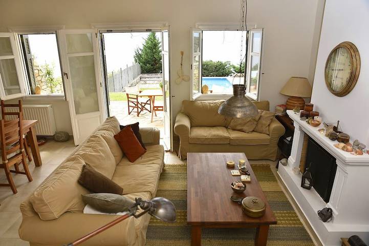 Neue Villa! Atemberaubender Meerblick, Swimmingpool, Strandnähe, Einzigartige Lage in Fokida