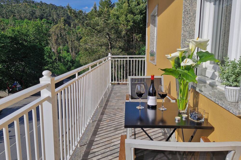 Entire apartment, Complete Apartment With Terrace in Mondariz, Pontevedra Province