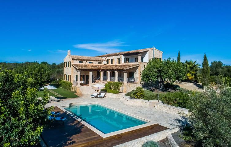 Villa for 6 people, with pool and terrace in Petra