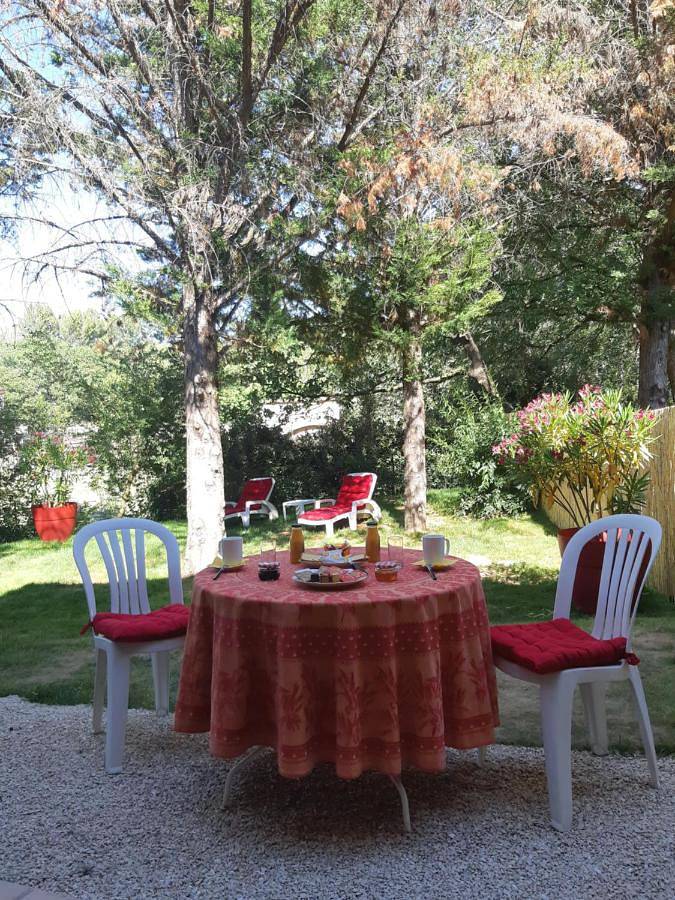 Maison d’hôte pour 2 personnes, avec jardin et vue, animaux acceptés à Peyrolles-en-Provence - 2