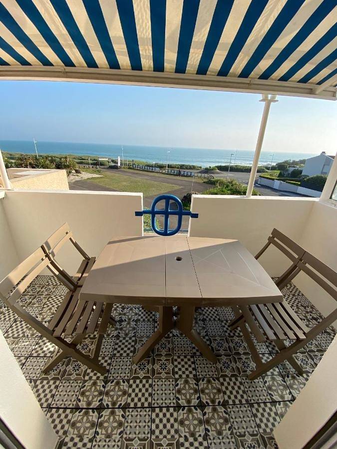 Gîte pour 4 personnes, avec vue et terrasse dans Plage de Tanchet
