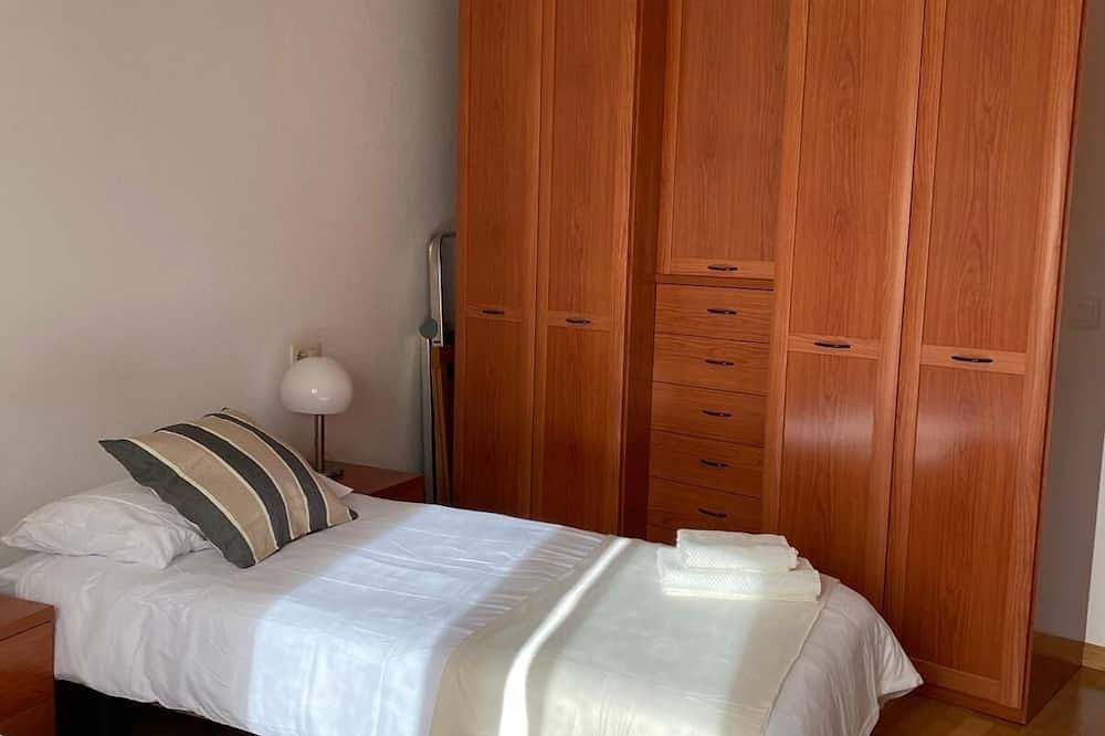 Entire apartment, Piso equipado para 4 personas en Corella in Corella, Navarra Province