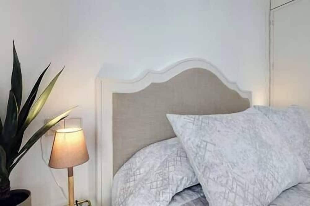 Four Bedroom Townhouse 200 meters from the Beach! in Playa del Sol (Estepona), Estepona