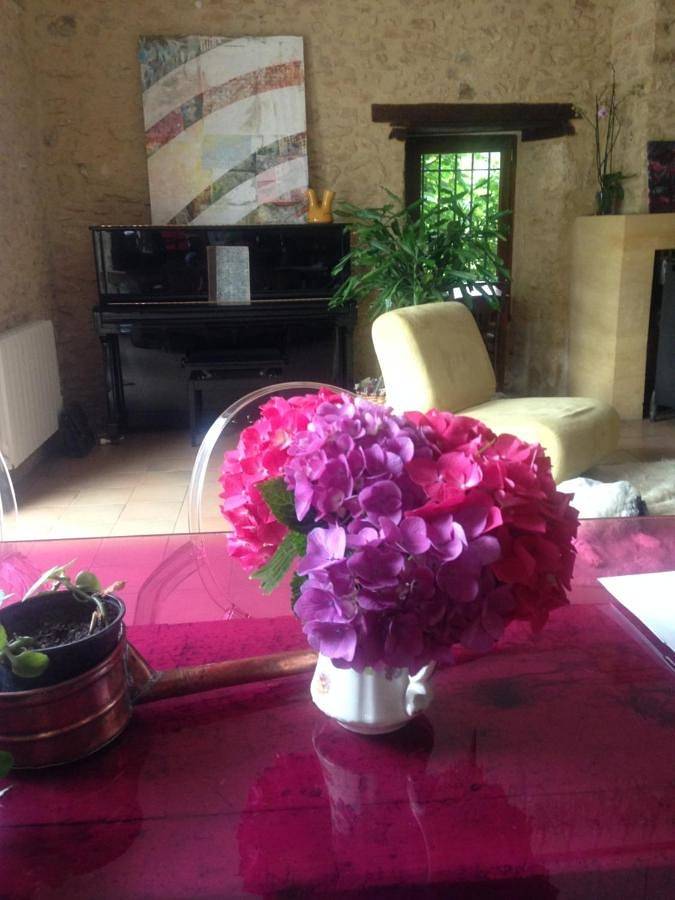 Location de vacances pour 2 personnes, avec terrasse ainsi que vue et jardin, animaux acceptés à Urval