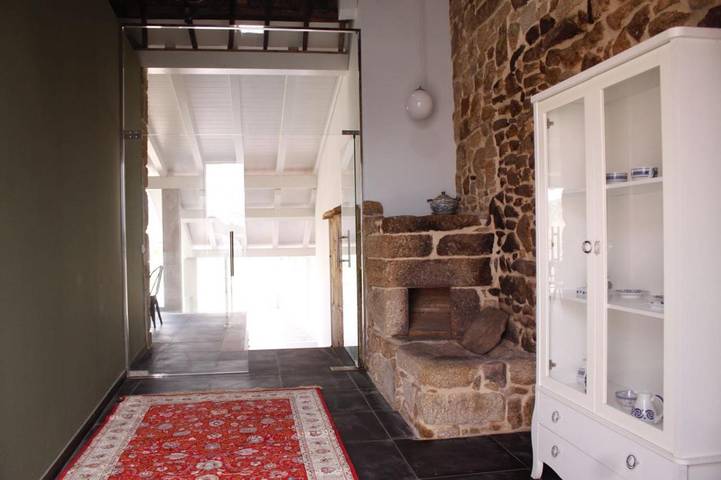 Apartamento para 14 personas, con jardín además de jacuzzi y terraza, Se admiten mascotas en Villanueva de Arosa