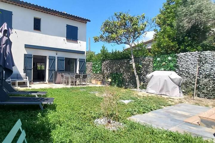 Villa pour 4 personnes, avec jacuzzi ainsi que terrasse et jardin à La Colle-sur-Loup