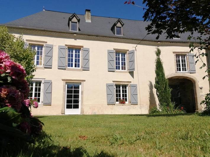 Chambre d’hôte pour 2 personnes, avec jardin et vue à Castetnau-Camblong