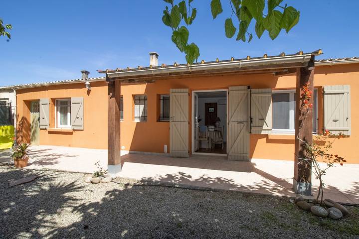 Location de vacances pour 4 personnes, avec jardin à Canale-di-Verde