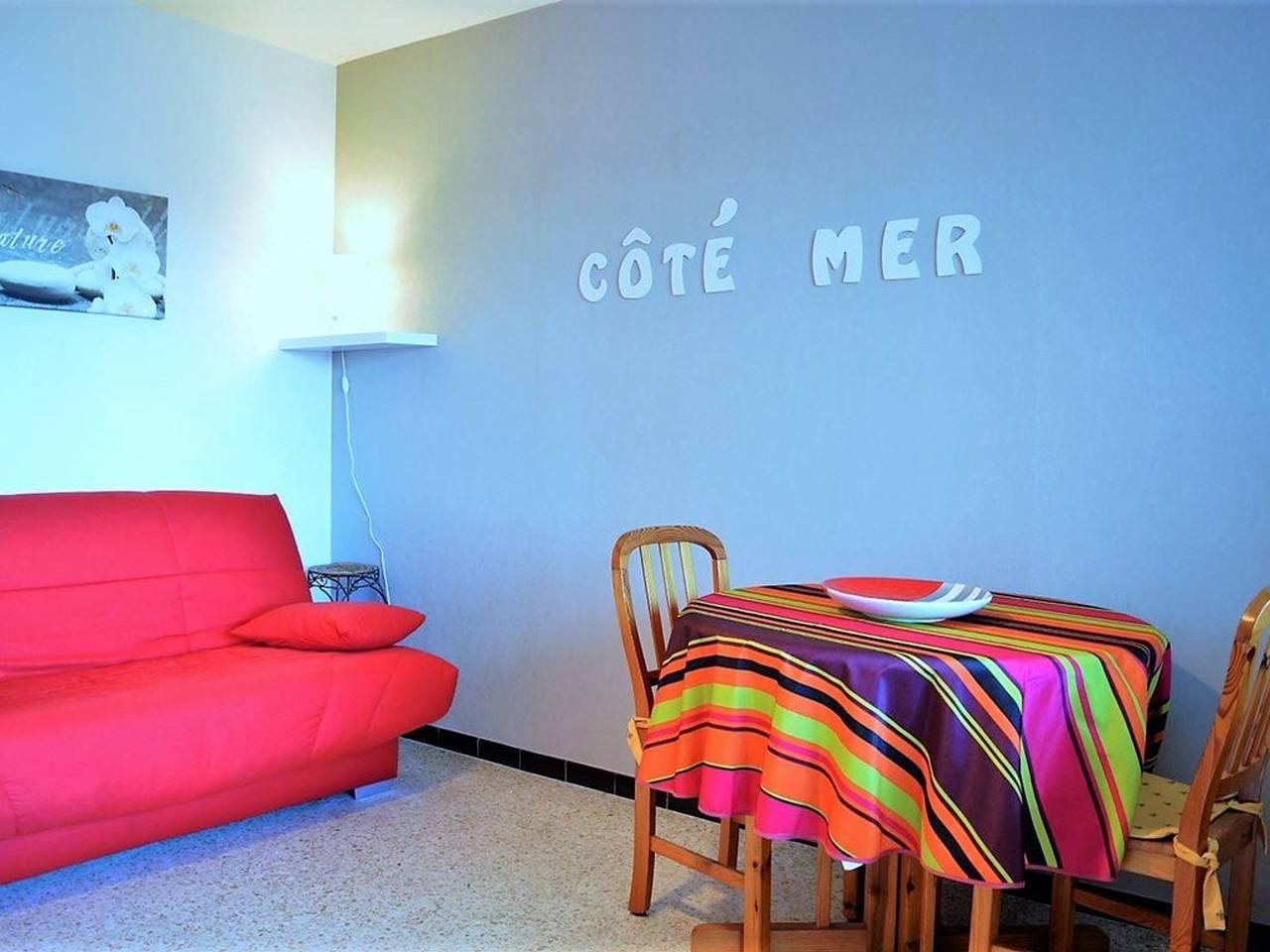 Entire apartment, Studio Apartment for 3 with Pool, Tennis & Playground - Near Beach & Shops in Bormes-les-Mimosas in Bormes-les-Mimosas, Toulon region