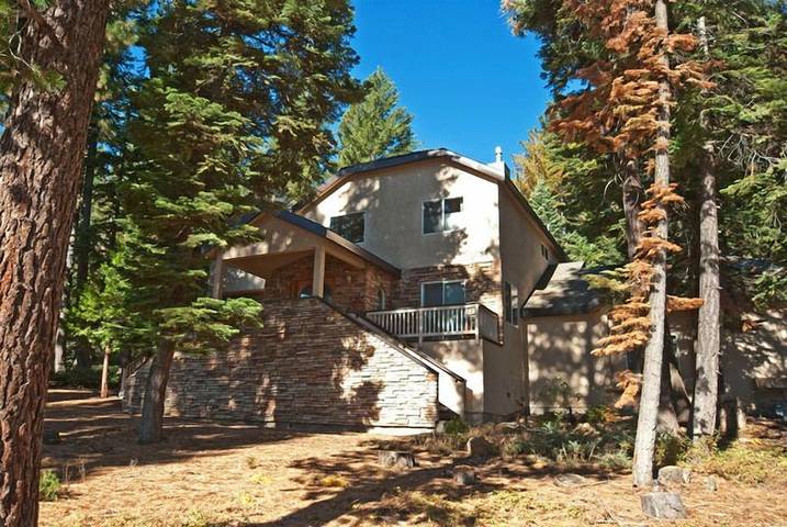 Vacation rental for 8 people, with hot tub and terrace in Tahoe City