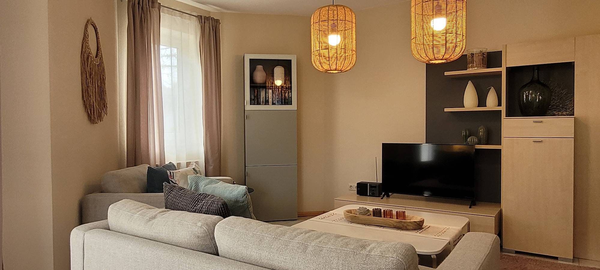 Entire apartment, Apartment 'Ferienwohung Traumgarten' with Private Terrace, Private Garden and Wi-Fi in Estenfeld, Franconian Wine Country