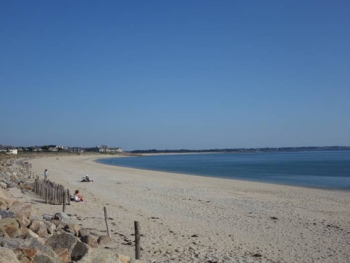 Gîte pour 4 personnes, avec jardin dans Plage Tumiac - 3