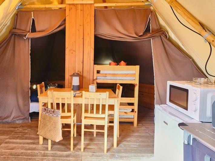Camping pour 4 personnes, avec Bassin pour enfant dans Auvergne-Rhône-Alpes - 4