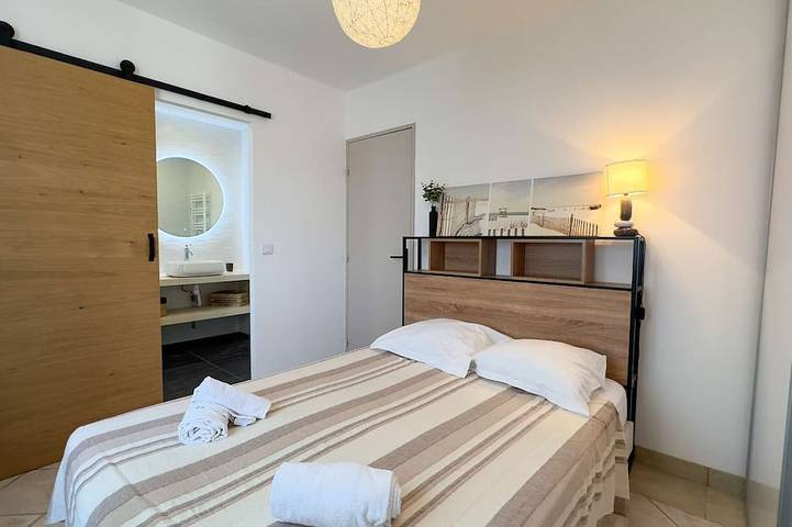 Charming villa facing the dune with yard - parking in La Couarde-sur-Mer, Ile de Re
