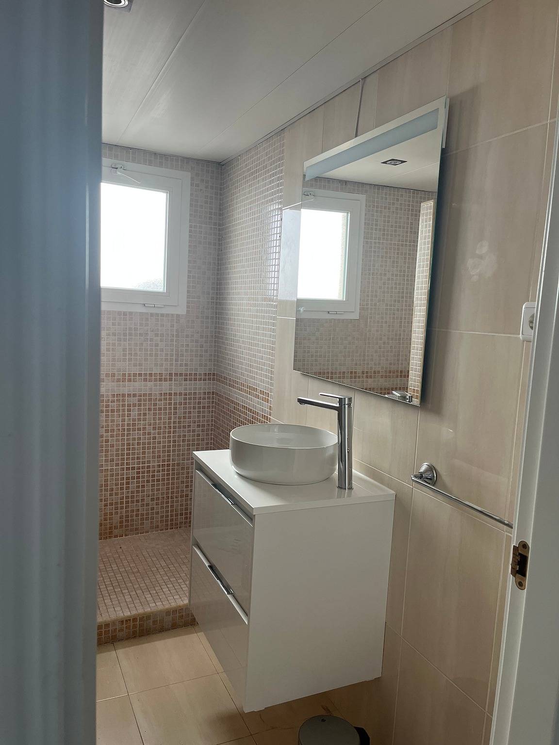 Appartement "Studio 2 Zeezicht" Aan het Strand met Zeezicht, foto 13