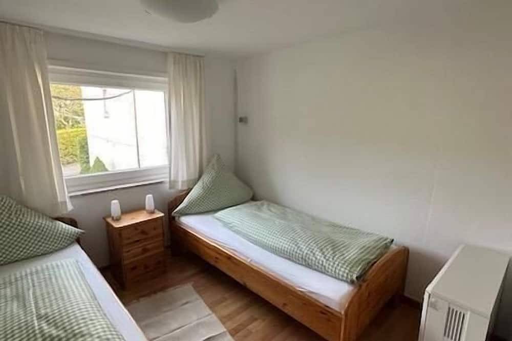 Ganze Wohnung, Charmantes Fachwerkhaus (95qm) in ruhiger Lage mit Garten in Hilchenbach, Kreis Siegen-Wittgenstein