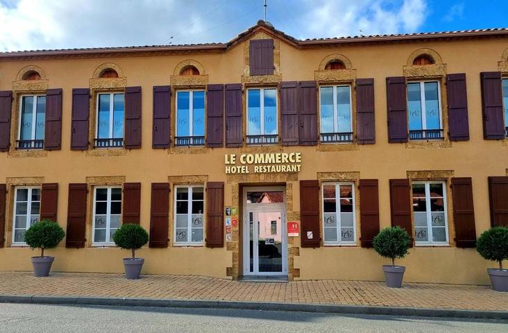 Hôtel pour 2 personnes, avec Terrasse et Jardin à Estang