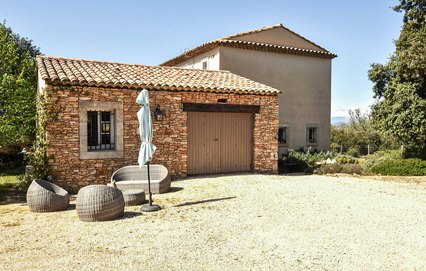 Charmant appartement de 180 m² avec piscine et jardin près du centre-ville de Bonnieux in Bonnieux, Parc naturel régional du Luberon