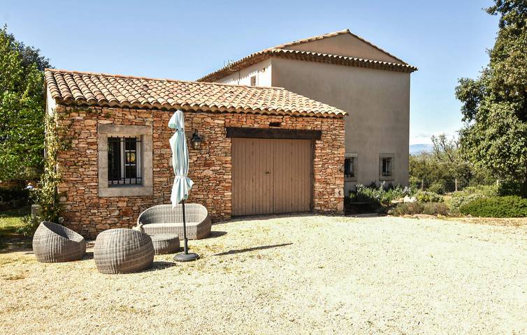 Location de vacances pour 6 personnes, avec jardin et vue ainsi que piscine et terrasse, animaux acceptés à Bonnieux - 2