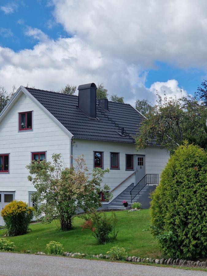 Ferienwohnung für 3 Personen, mit Terrasse und Garten sowie Ausblick in Munkedal