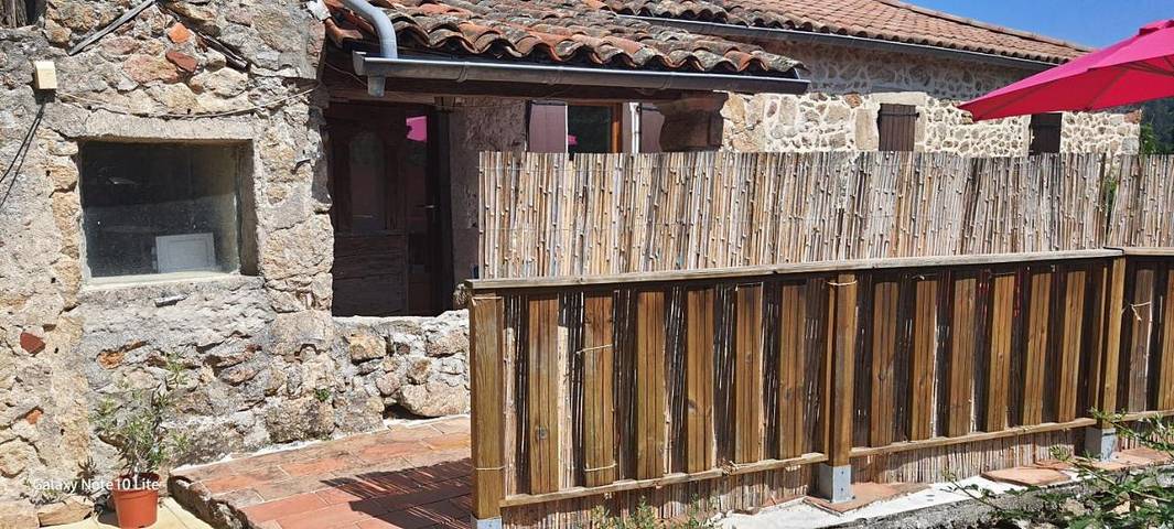 Location de vacances pour 4 personnes, avec terrasse et vue à Rocles - 4