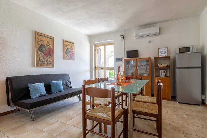 Entire apartment, Apartment 'Trilocale Lentischio Vista Mare 3' with Sea View, Wi-Fi and Air Conditioning in La Muddizza, Valledoria