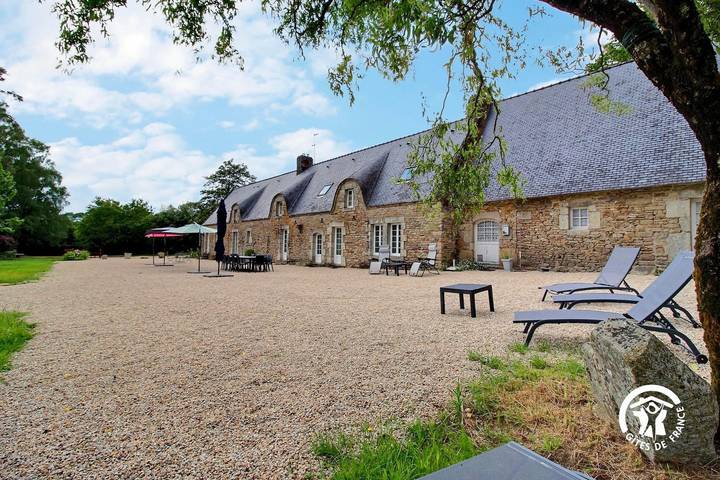 Gîte pour 10 personnes, avec jardin ainsi que piscine et terrasse à Languidic - 2
